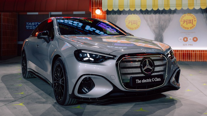 Wrażenia ze światowej premiery elektrycznego Mercedesa-Benz Klasy C