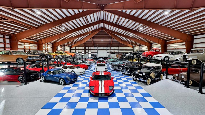 Kolekcja samochodów George'a Foremana wystawiona na aukcji