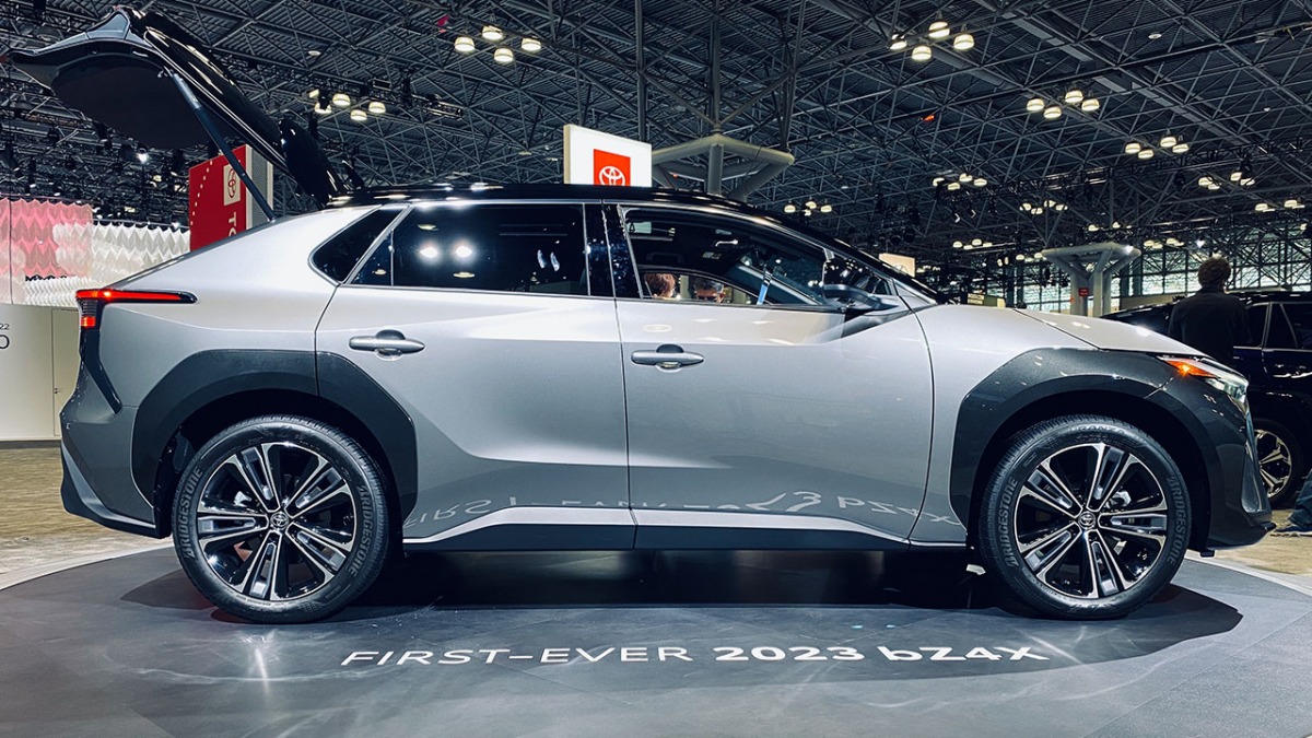 Toyota bZ4X, New York Auto Show 2022