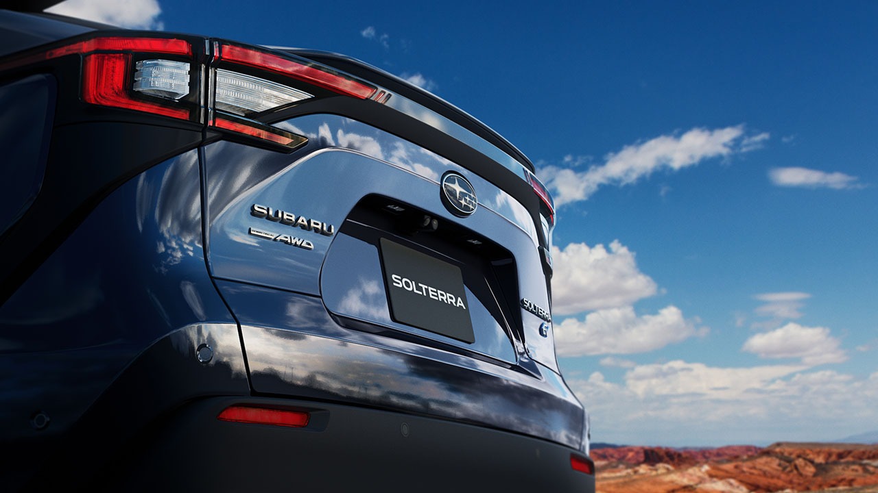 Subaru Solterra nowe informacje na temat pierwszego całkowicie elektrycznego SUV-a marki