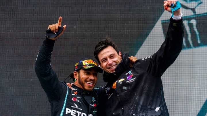 Zespół Mercedesa i Lewis Hamilton będą kontynuować współpracę w 2021 roku