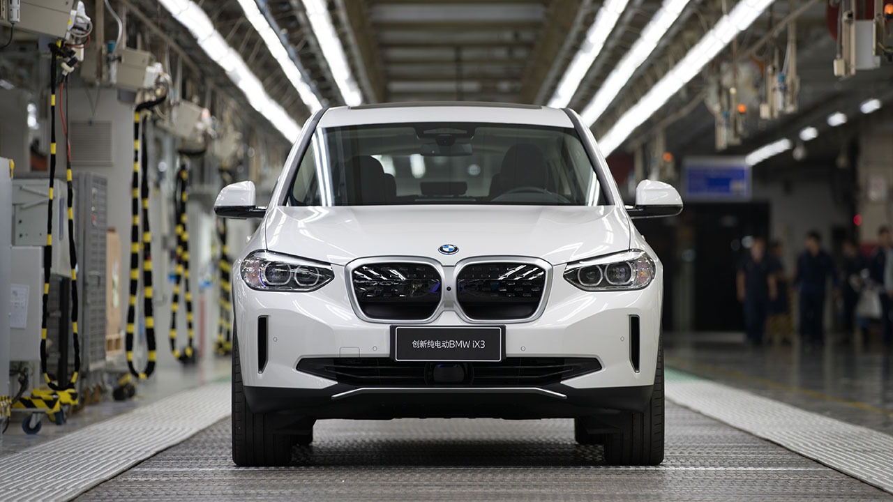 Rozpoczęcie produkcji całkowicie elektrycznego BMW iX3